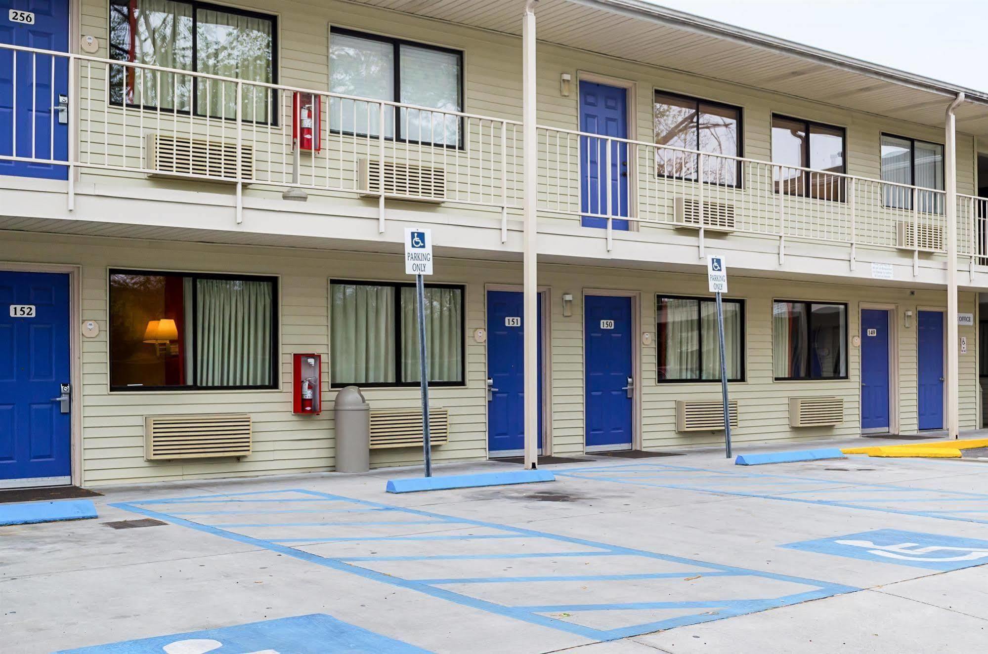 צ'רלסטון West Ashley Inn מראה חיצוני תמונה